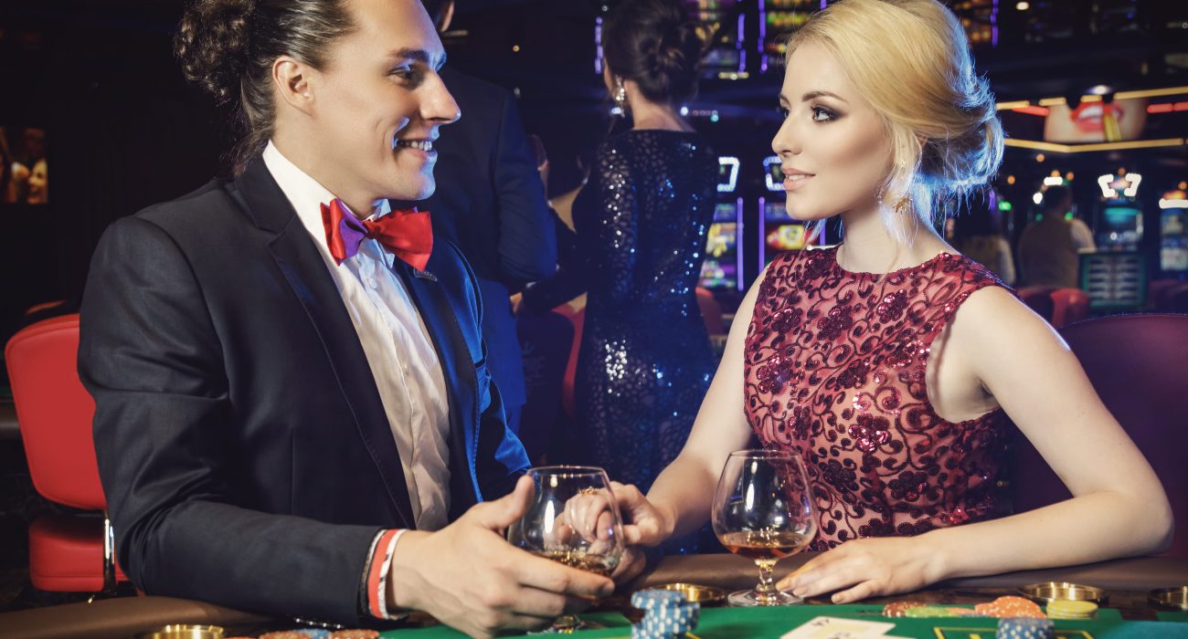 The Ultimate Guide to Live Blackjack: Bringing the Casino Floor to Your Screen