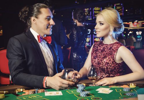 The Ultimate Guide to Live Blackjack: Bringing the Casino Floor to Your Screen